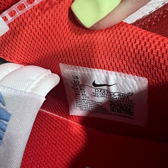 Nike Red and White Low-Top Running Sneakers - Picture 4 of 5